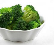 1-kase-brokoli-yaklasik-90-kalori-icerir.jpg